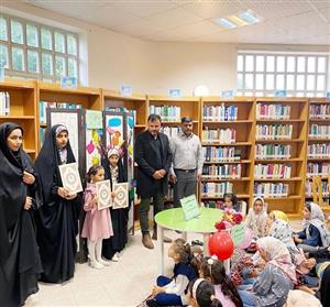 تقدیر از کتابخوانان و مروجین کتابخوانی برتر اردیبهشت ماه کتابخانه امام خمینی (ره)گرکان